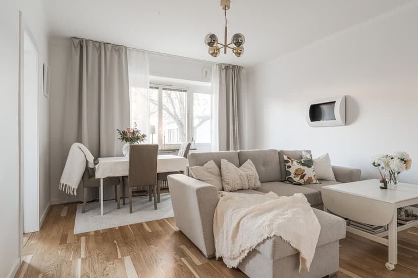 Bryggargatan 9A, Sandviken - Fuldt renoveret og stilfuld 1,5-værelses lejlighed med altan i solrig vestvendt beliggenhed lige i centrum